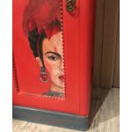 Frida Kahlo éjjeli szekrény